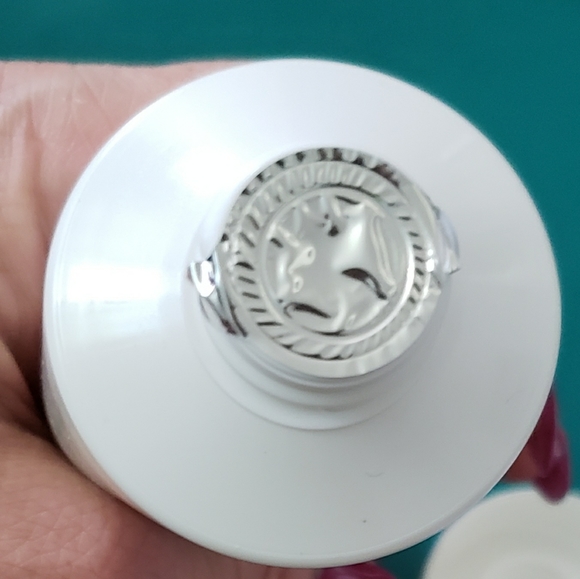 BeautyCounter Hydrating Body Lotion NIB - Picture 3 of 4